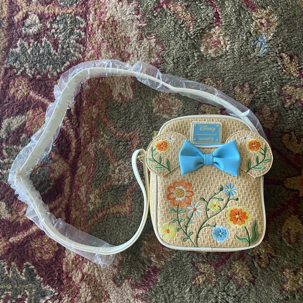 Disney loungefly Floral Straw Crossbody with Blue Bow